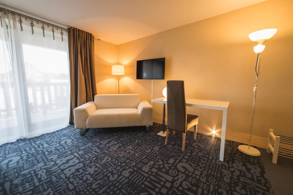 TV and multimedia, Seating area