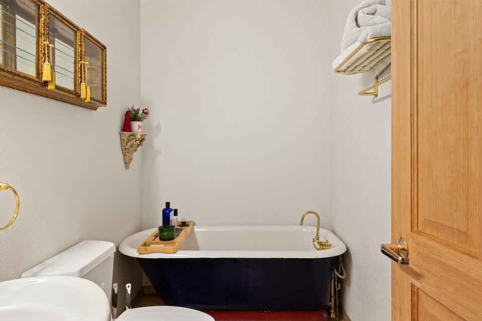 Hawthorn Cabin Cabin in Easton