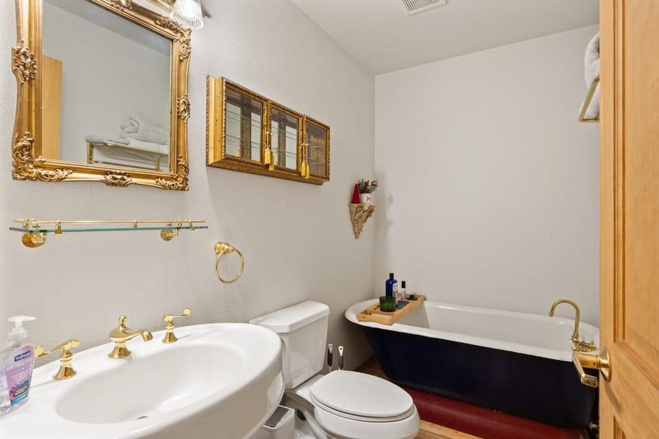 Hawthorn Cabin Cabin in Easton