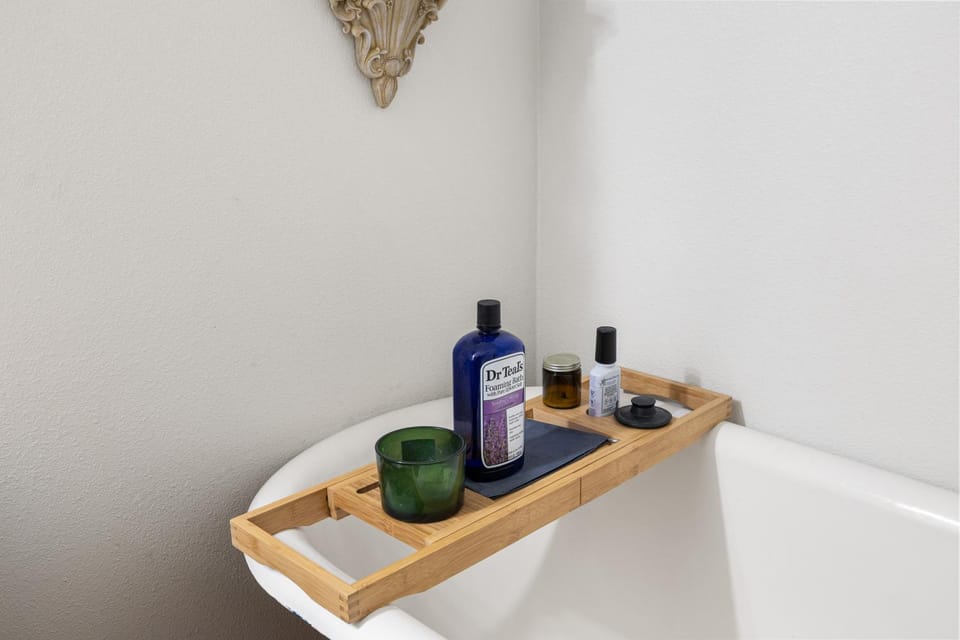 Hawthorn Cabin Cabin in Easton