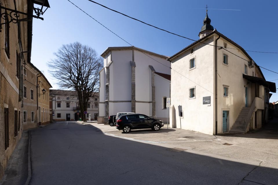 Property building, Street view, Parking