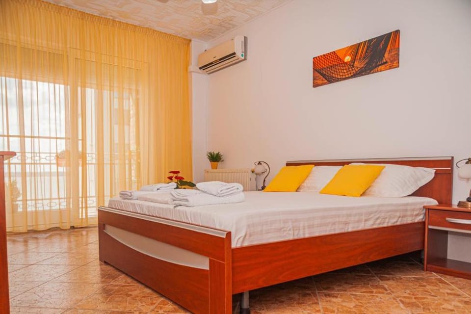 Mira Apartment Mamaia Apartment in Constanta