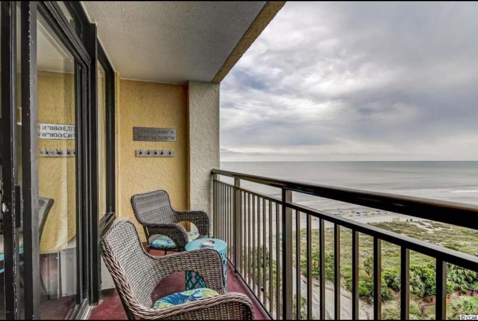 Oceanfront Condo in Myrtle Beach Apartment in Myrtle Beach
