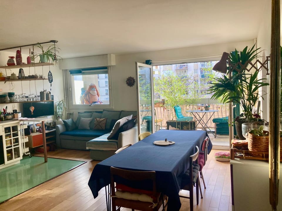 Living room, Seating area, Dining area