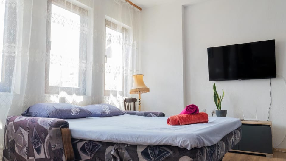 Beach Apartment Ohrid - Near Beach, Balcony and Free Parking Apartment in Ohrid