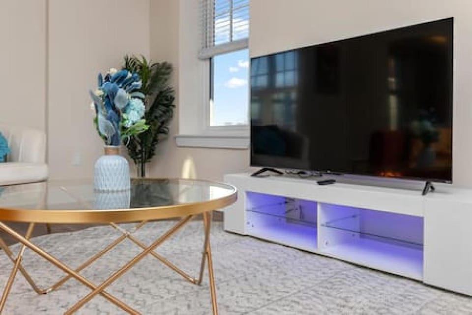 Communal lounge/ TV room, TV and multimedia, Evening entertainment