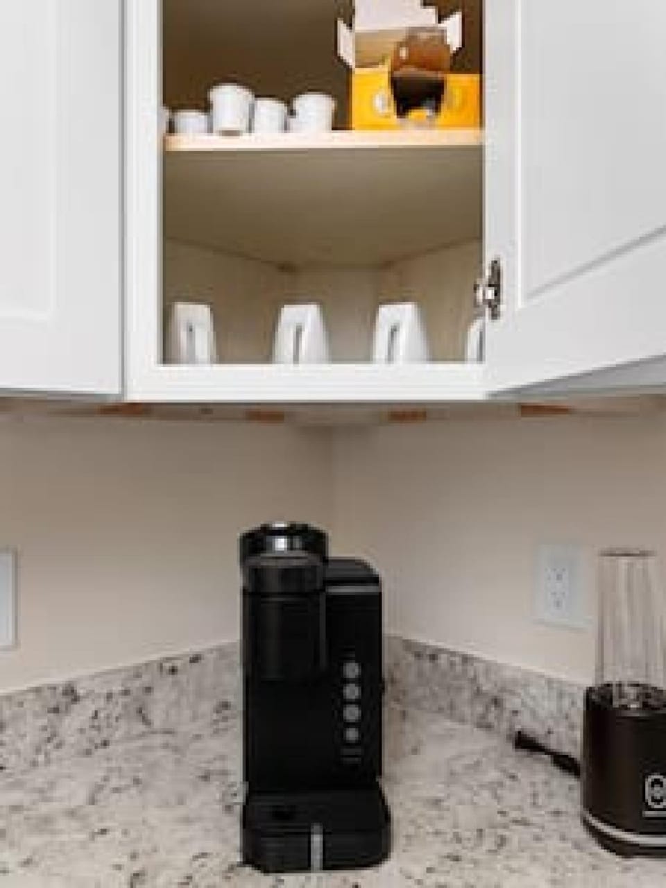 Coffee/tea facilities, Kitchen or kitchenette