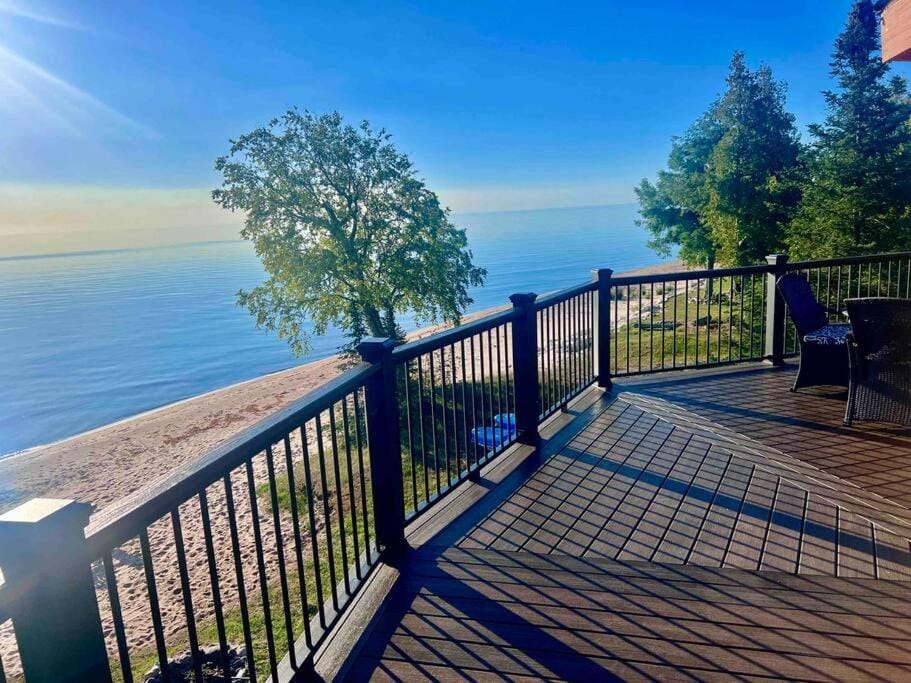 Lake Michigan Cabin w/Hot Tub & Stunning Views Cabin in Wisconsin