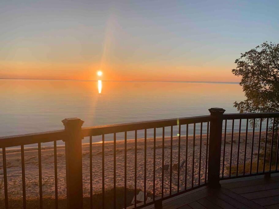 Lake Michigan Cabin w/Hot Tub & Stunning Views Cabin in Wisconsin