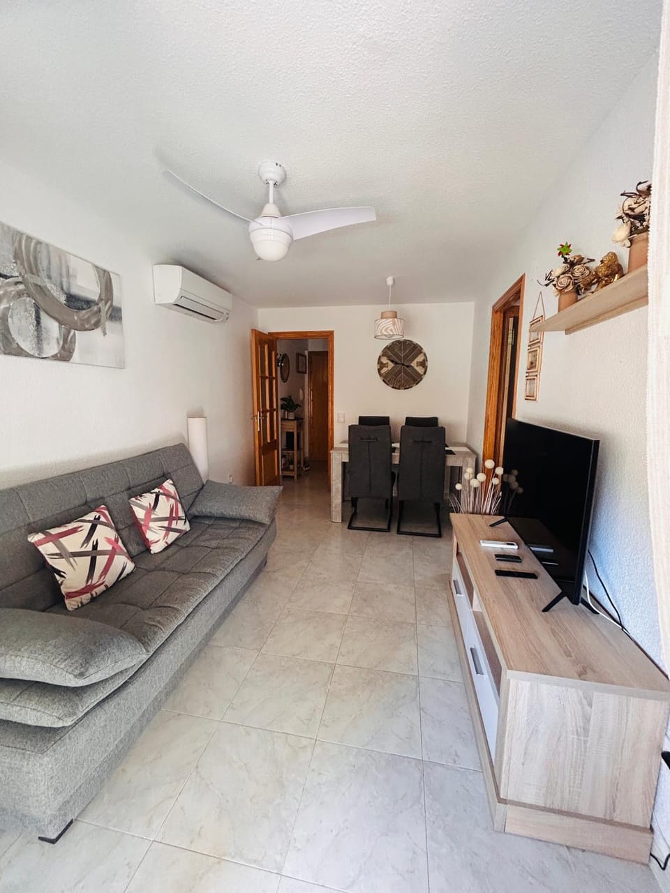 Communal lounge/ TV room, TV and multimedia, Living room, Seating area