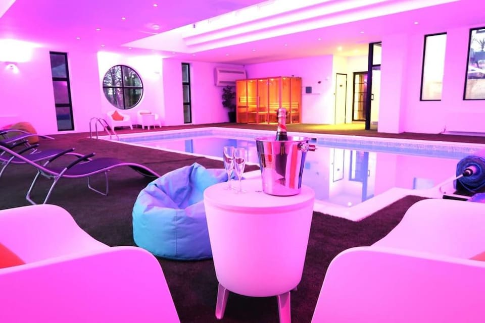 Entertainer's Estate Villa in Northern Ireland