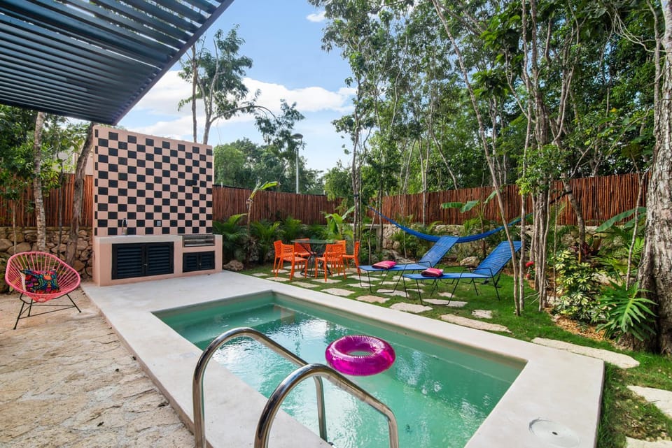 Patio, Spring, Day, Natural landscape, Garden, Evening entertainment, Garden view, Pool view, Swimming pool, sunbed