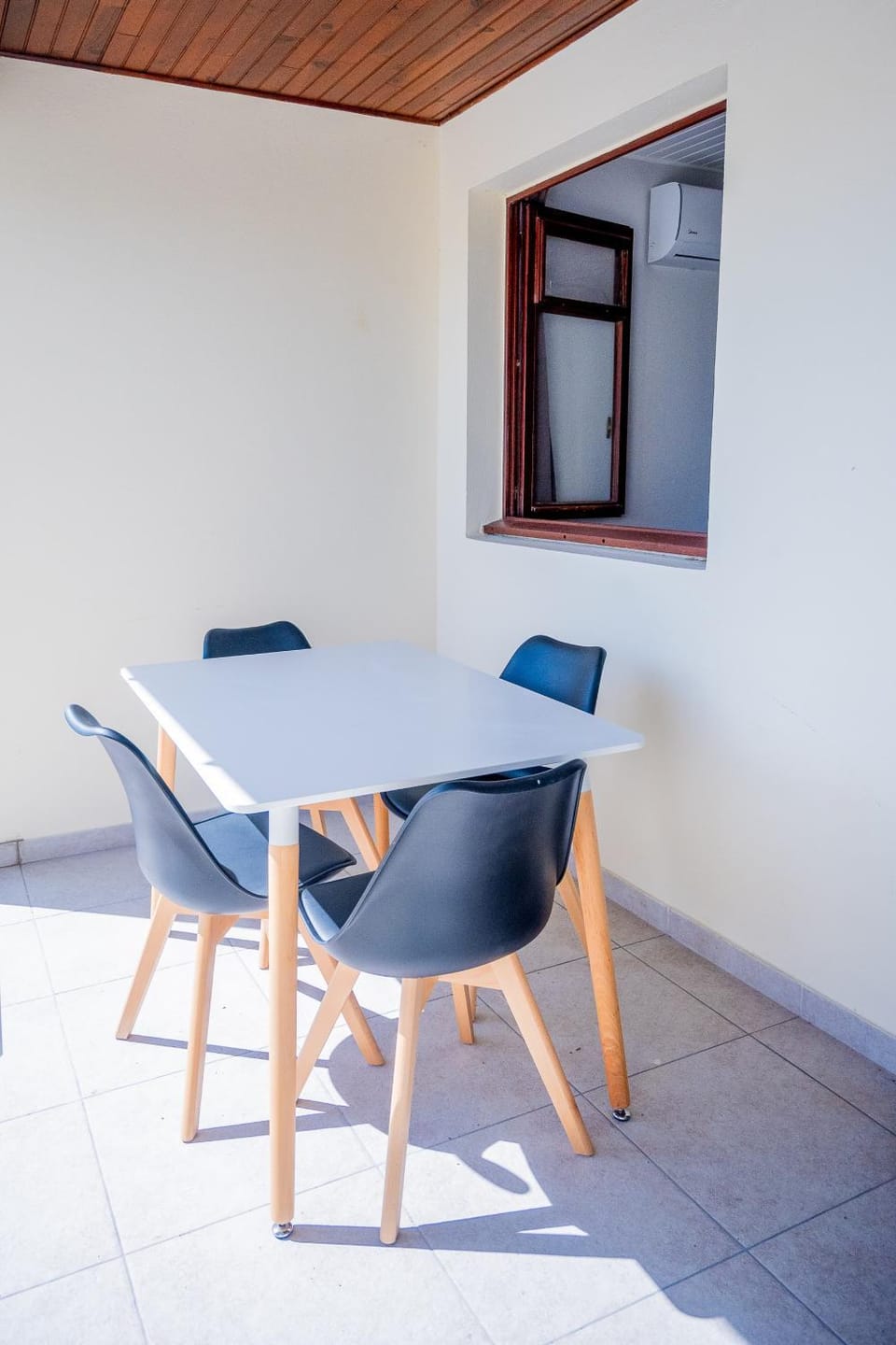 Balcony/Terrace, Dining area, Pool view