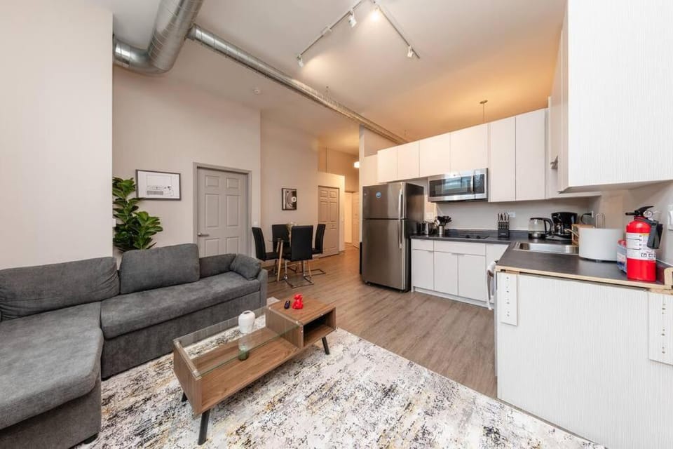 Coffee/tea facilities, Kitchen or kitchenette, Living room, Seating area, Dining area, dishwasher, oven, stove, toaster