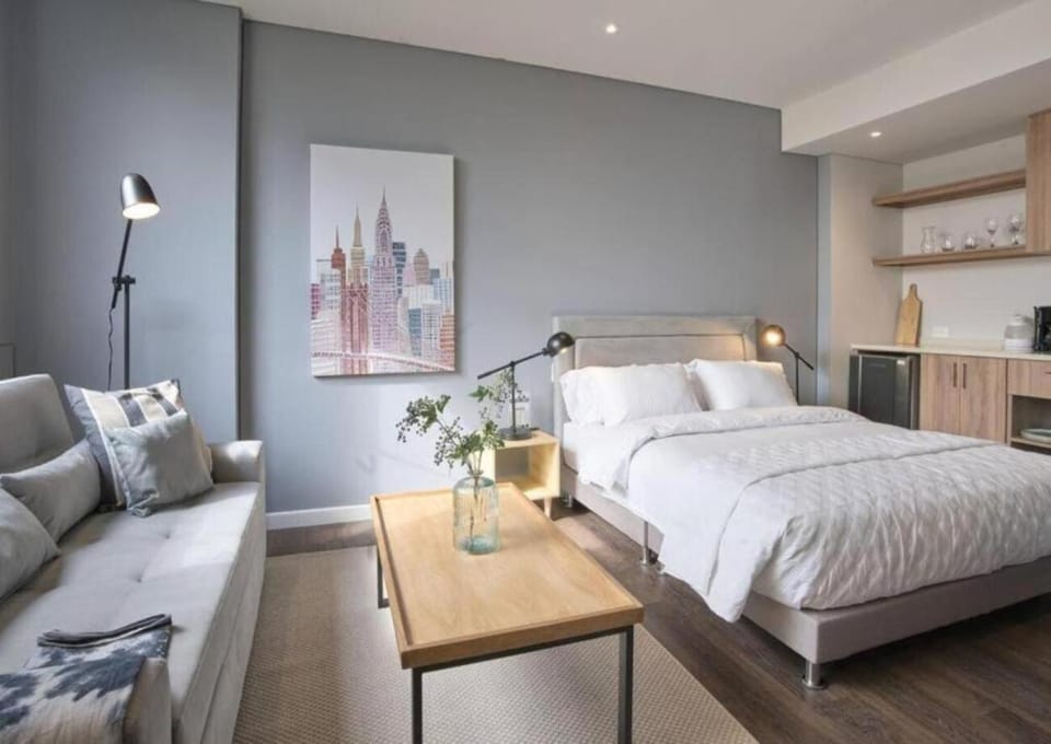 Bed, Photo of the whole room, Seating area, Bedroom, kitchen