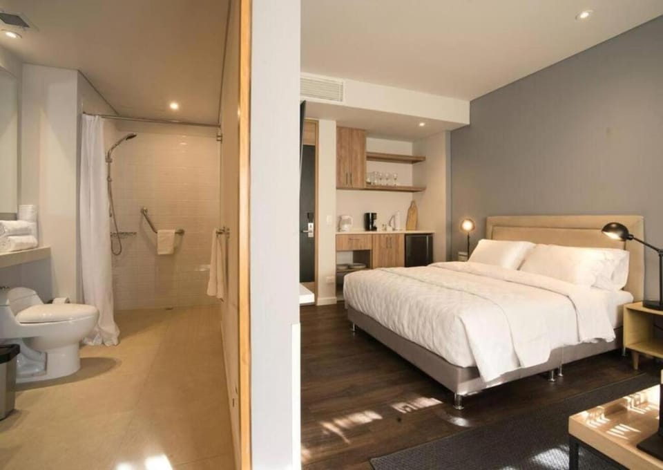 Shower, Toilet, Bed, Bathroom, Photo of the whole room, Bedroom, towels