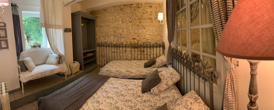 Gîte "Le Bleu D'Orage" Dans un Domaine de 7ha Au Calme House in Normandy