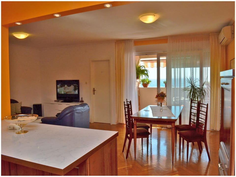 Balcony/Terrace, Living room, Seating area, Dining area