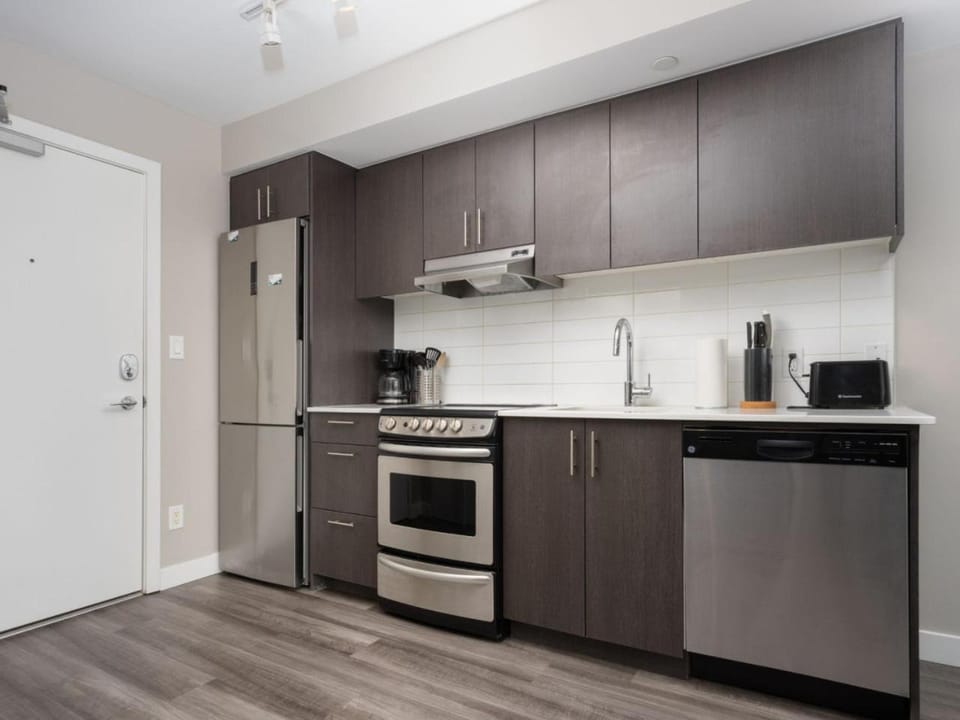 Hendrix Luxury Apartments by Corporate Stays Apartment in Edmonton