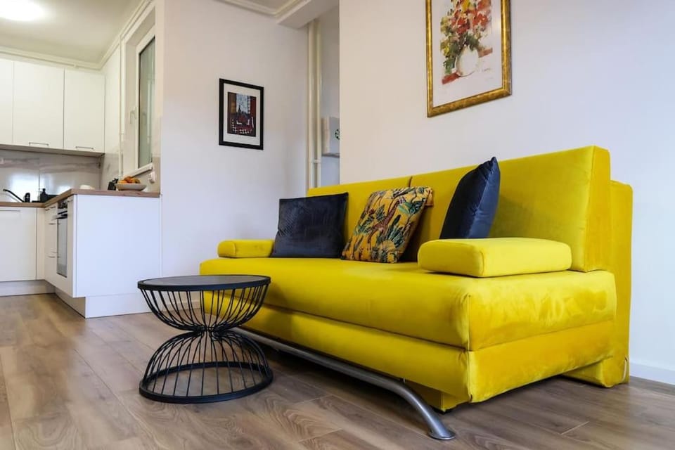 White & Bright Escape 1BDR apt Apartment in City of Zagreb