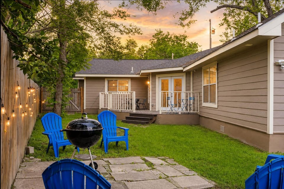 Patio, Night, BBQ facilities, Garden, Seating area