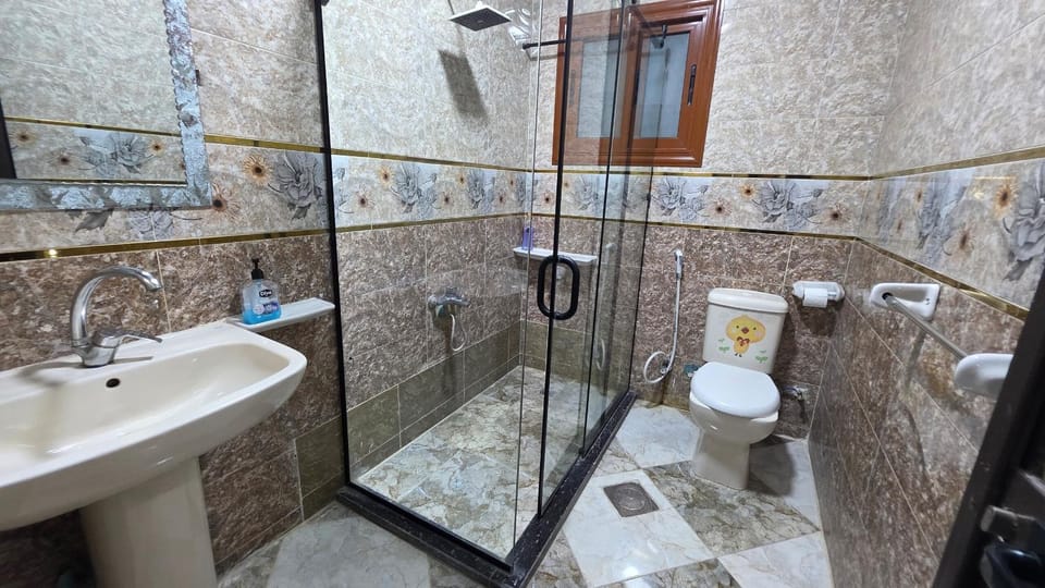 Shower, Toilet, Bathroom, Bath, bidet