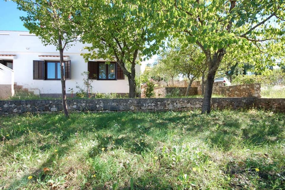 Location, children, Family