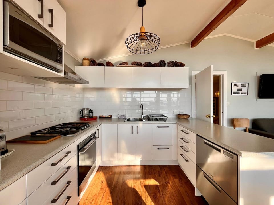 Kitchen or kitchenette, oven