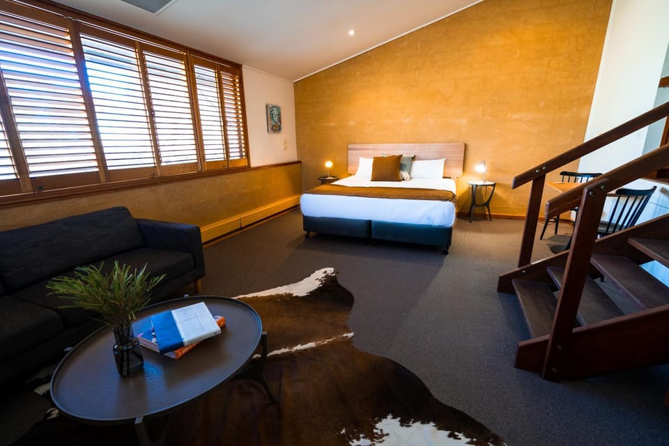 Bed, Seating area, Bedroom