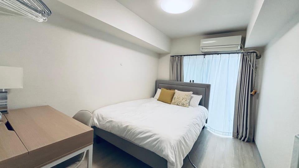Bed, Bedroom, air conditioner