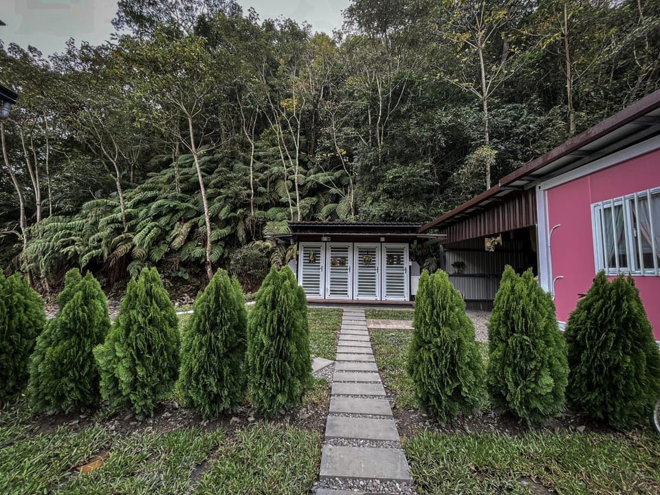 鉄木彩虹小屋 Campground/ 
RV Resort in Taiwan, Province of China
