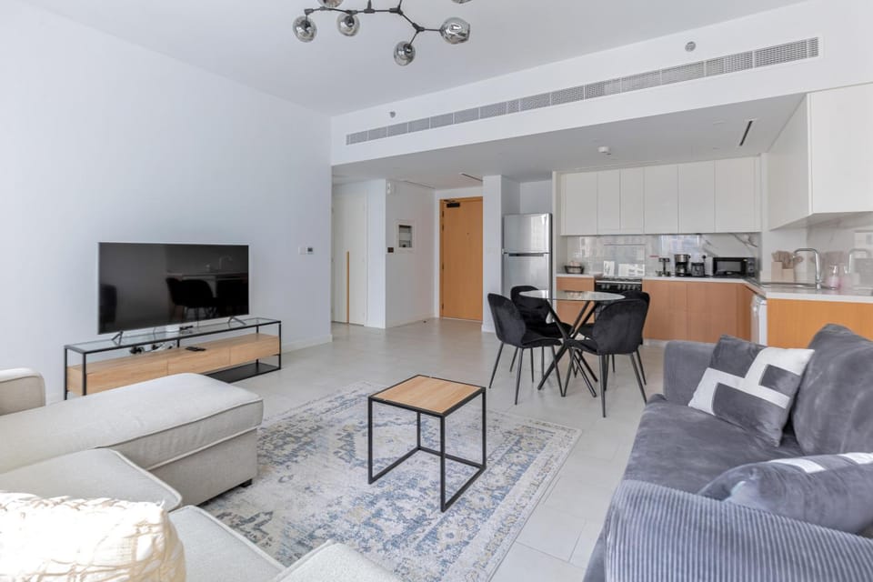 Communal lounge/ TV room, TV and multimedia, Dining area