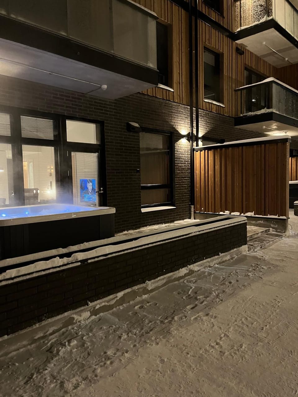 Winter, Hot Tub, Balcony/Terrace
