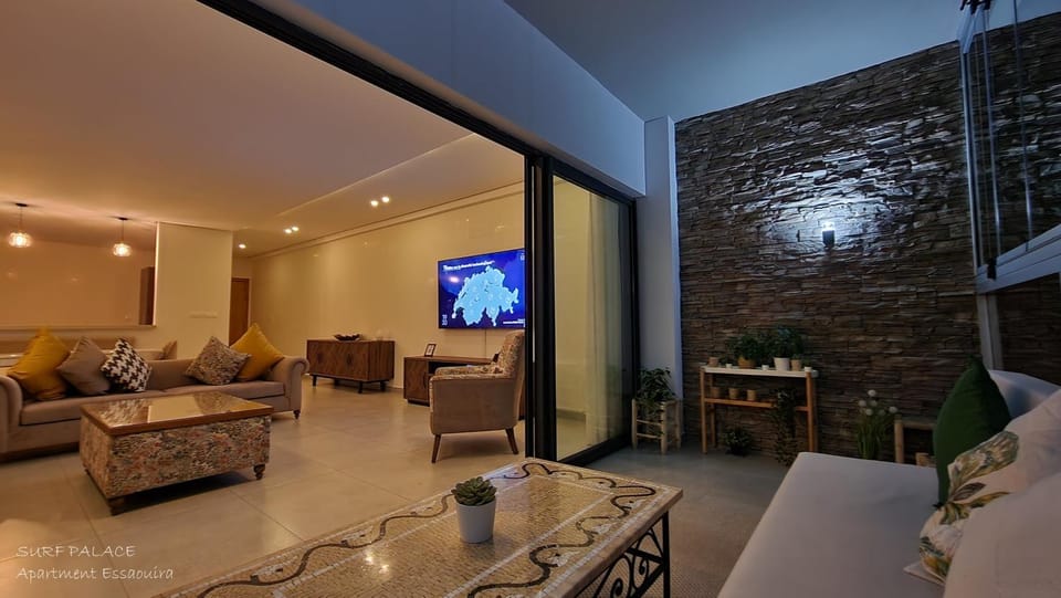 Communal lounge/ TV room, Balcony/Terrace, Living room