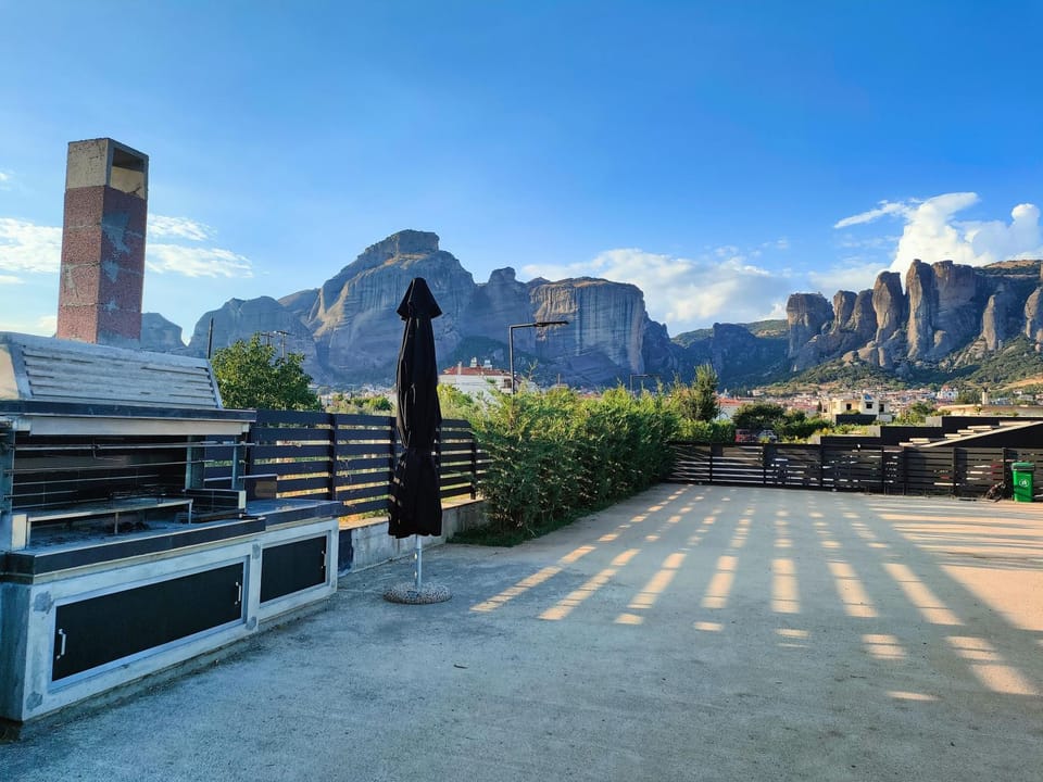 Nearby landmark, Natural landscape, Mountain view