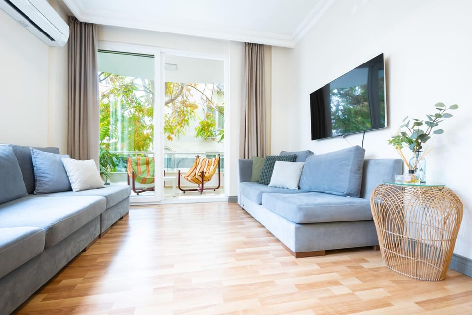 Communal lounge/ TV room, TV and multimedia, Living room, Seating area