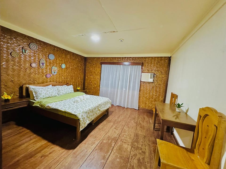 Lokal Hut Bed and Breakfast Vacation rental in Puerto Princesa