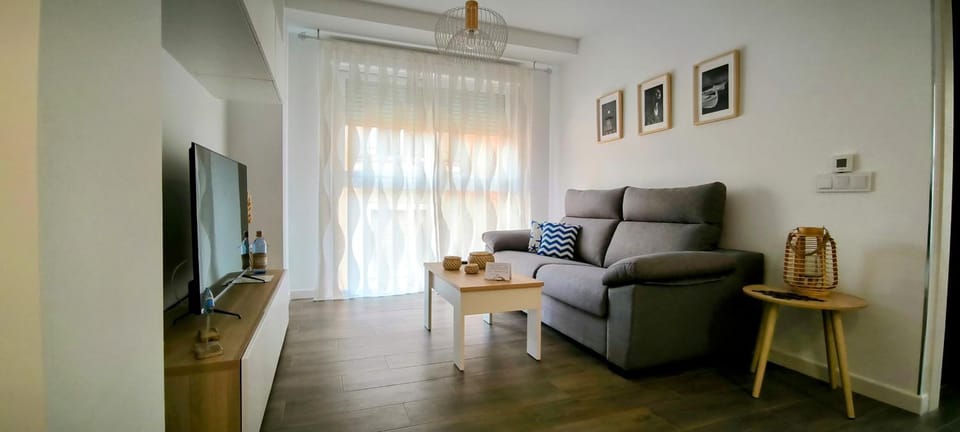 TV and multimedia, Living room, Seating area, Evening entertainment