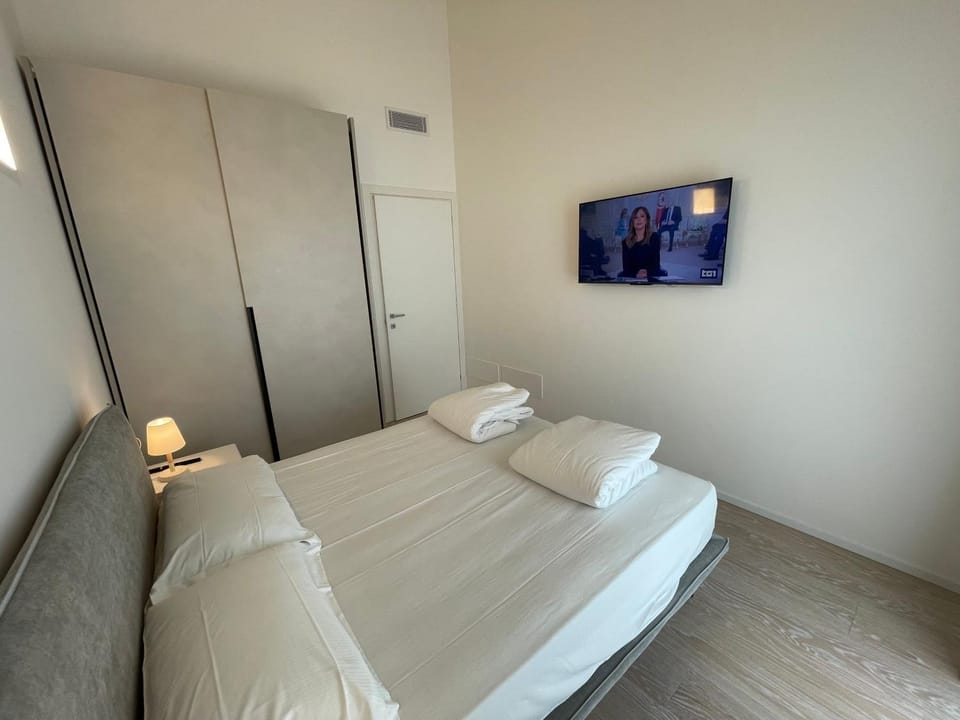 TV and multimedia, Bedroom, air conditioner