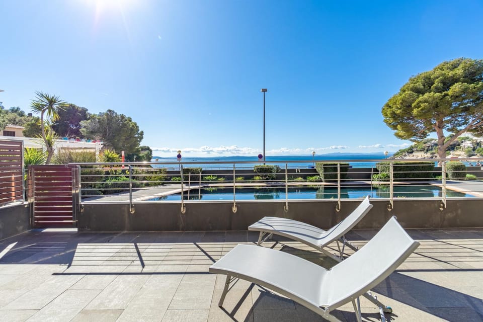 Balcony/Terrace, Pool view