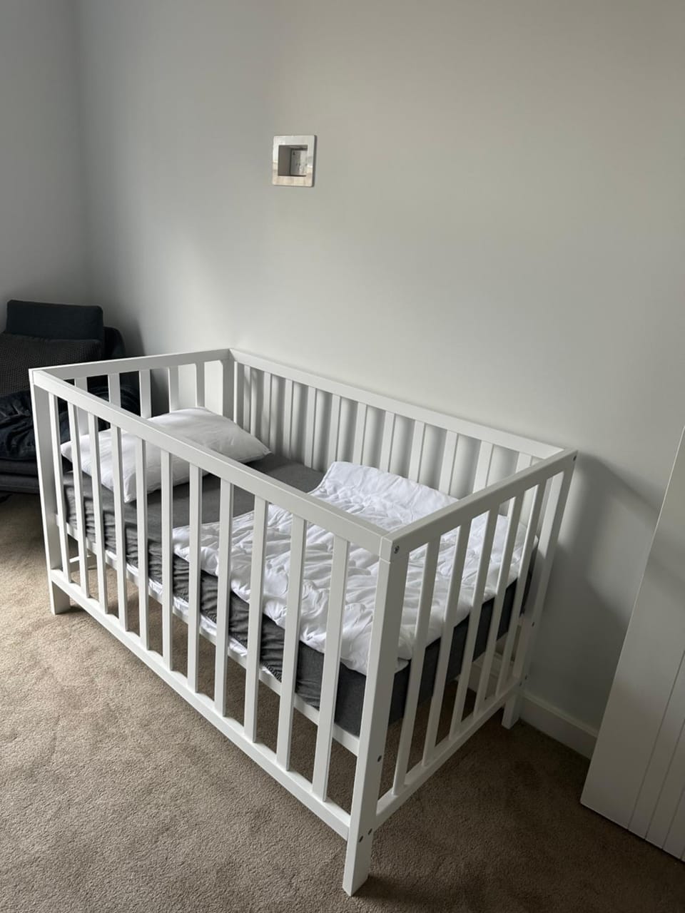 Bedroom, cot
