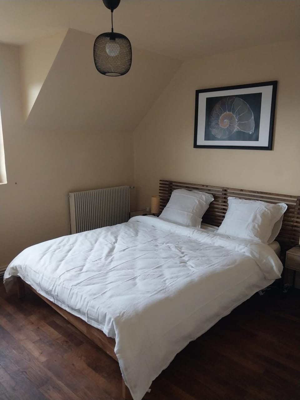 Bed, Photo of the whole room, Bedroom, Garden view