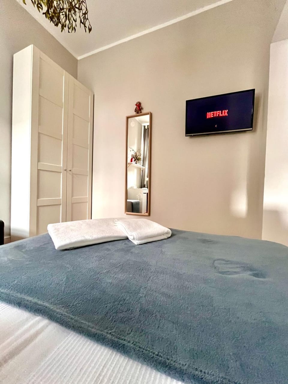 TV and multimedia, Area and facilities, wardrobe