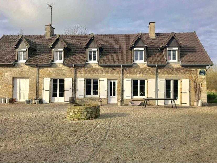 Le Taut 44 - chambre Sword - salle de bains partagée Vacation rental in Normandy