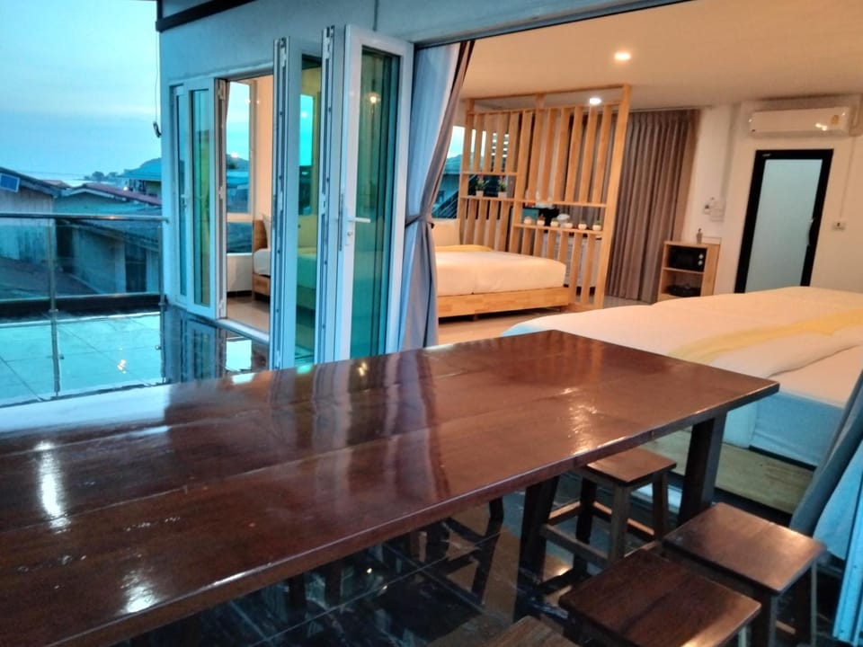 Balcony/Terrace, Living room, Seating area, Dining area
