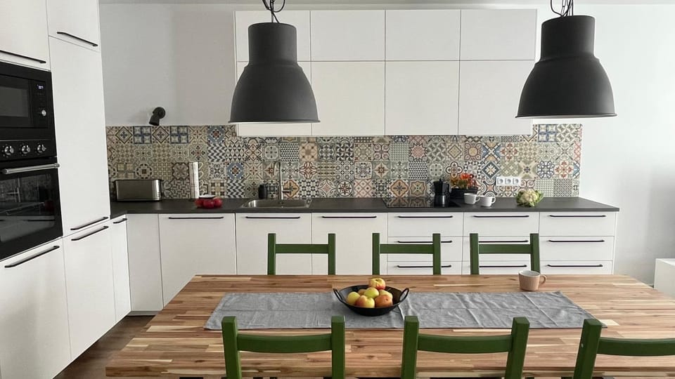Kitchen or kitchenette, Seating area, Dining area, dishwasher, minibar, pet friendly, stove