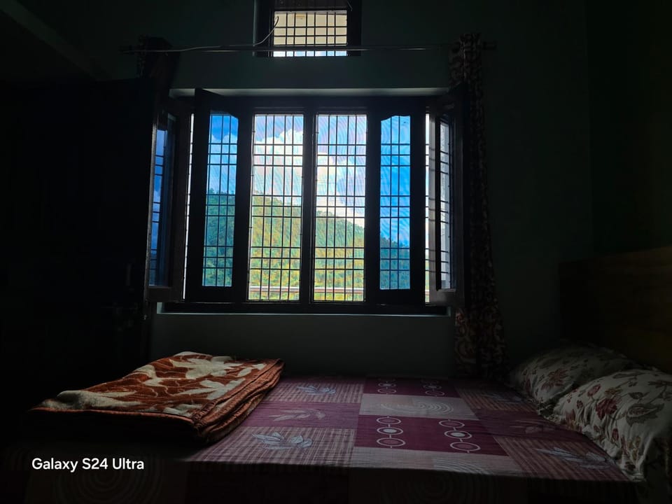 Rooftop Homestay With Mountains View Apartment in Uttarakhand