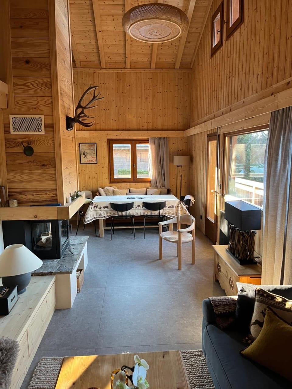 Living room, Dining area