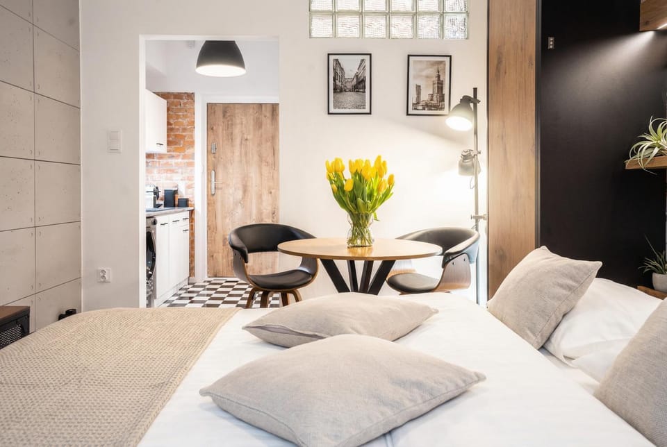 Bed, Kitchen or kitchenette, Living room, Photo of the whole room, Seating area, Bedroom