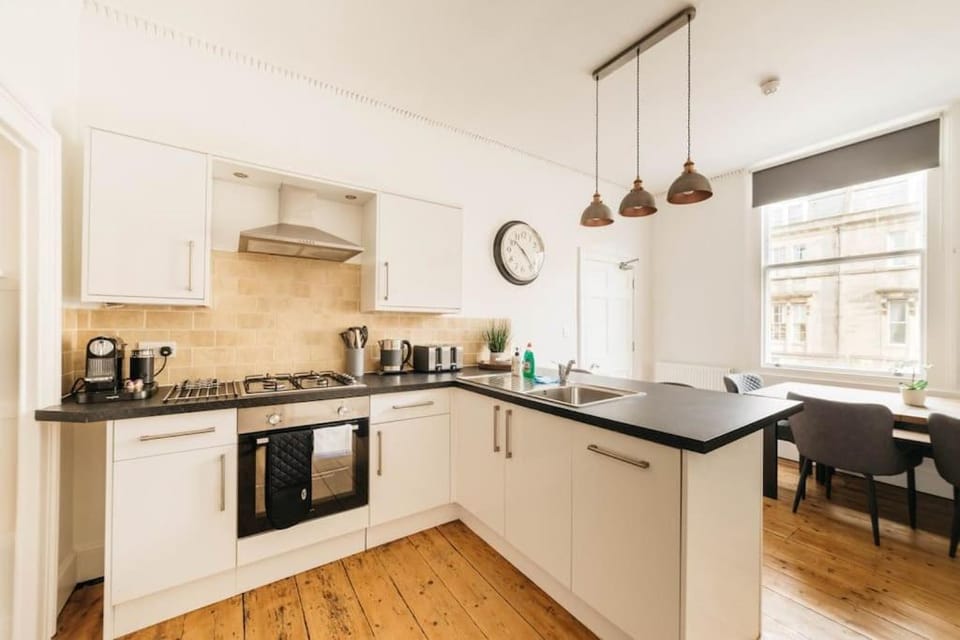 Central 4-bed House, 10 min Walk to Sights House in Bath